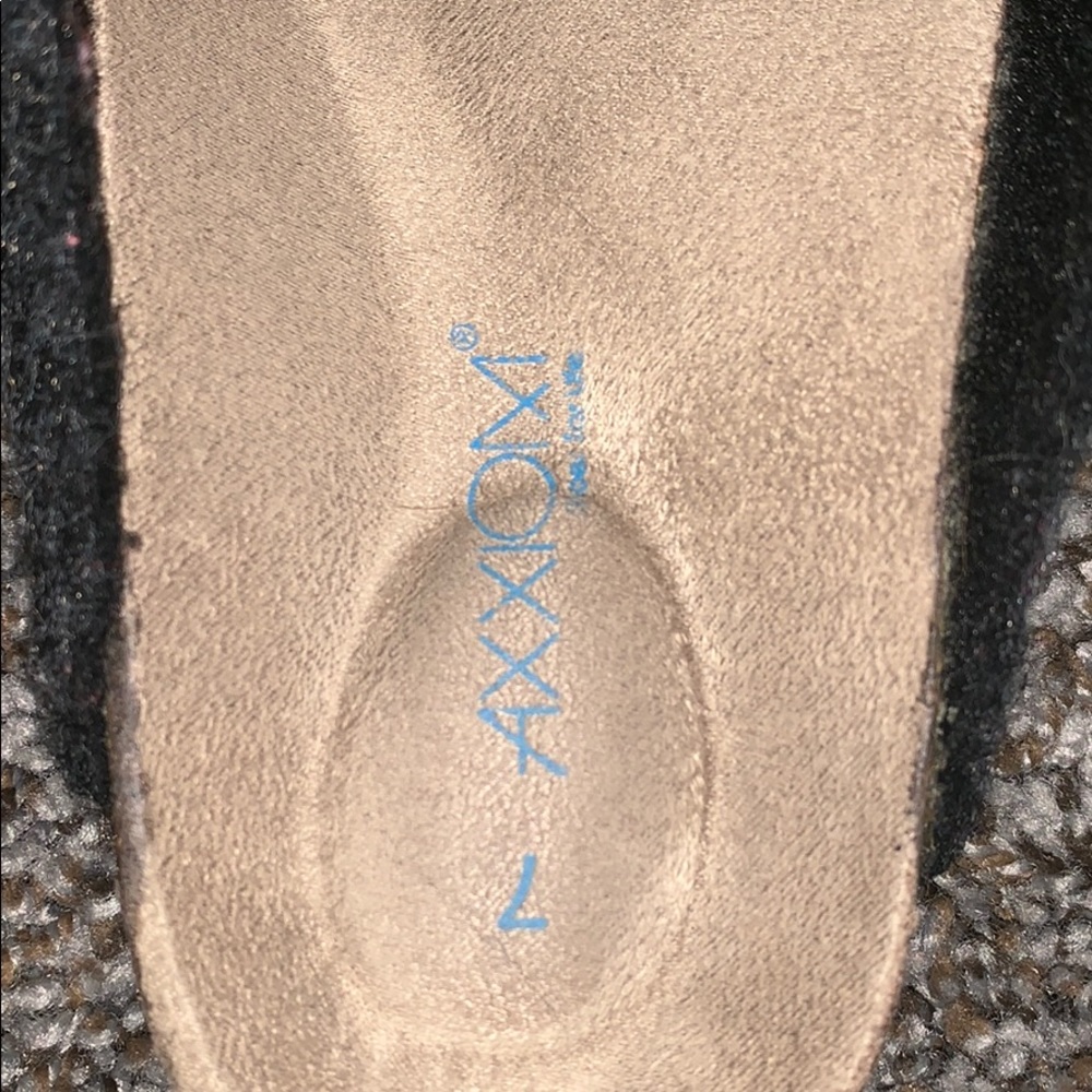 buckle clogs - Picture 4 of 6